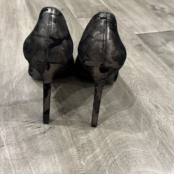 Gorgeous, rare black and gold camouflage, 100 mm stiletto, Brand New - Picture 3 of 4